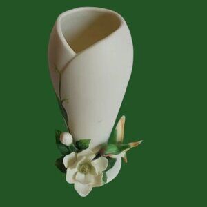 Vase with 3d hummingbird and a flower cottage decor cream & green colors